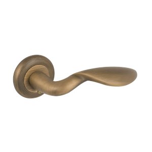 PASINI 3201 LEVER HANDLE ON ROSE 143MM