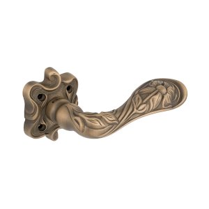 LINEA CALI ARTE LEVER HANDLE ON ROSE WITH FRENCH KEY HOLE ESCUTCHEON 140MM