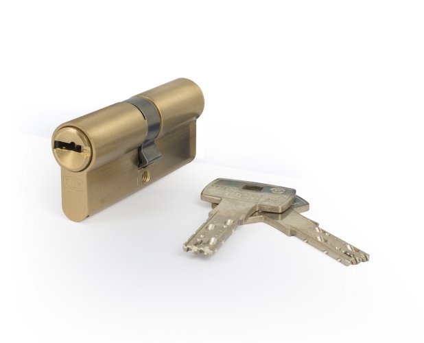 DOM 333IXSAT HIGH SECURITY DOUBLE PROFILE CYLINDER 70MM POLISHED BRASS