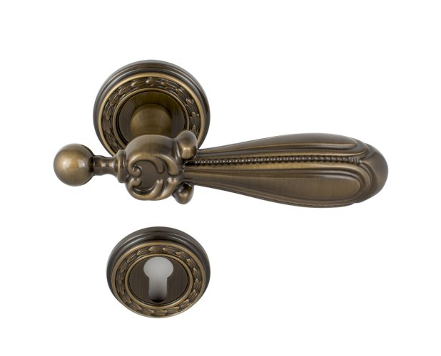 OMP PORRO LEVER HANDLE ON ROSE WITH CYLINDER ESCUTCHEON 157MM