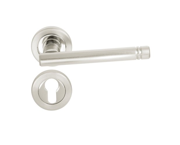 VIOMETALE 740 LEVER HANDLE ON ROSE 220MM CHROME